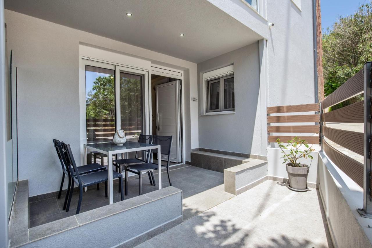 Linden Apartments Potos Dış mekan fotoğraf