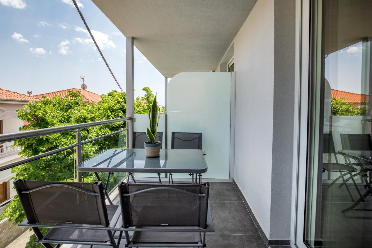 Linden Apartments Potos Dış mekan fotoğraf